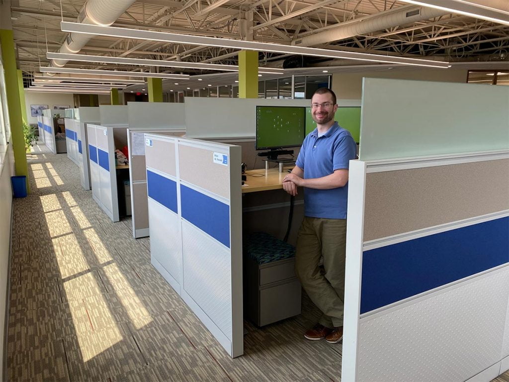 KL Employee in office